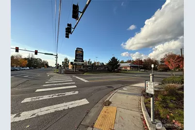 1725 Continental Place #D, Mount Vernon, WA 98273 - Photo 2