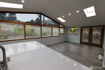 701 124th Avenue NE, Bellevue, WA 98005 - Photo 4