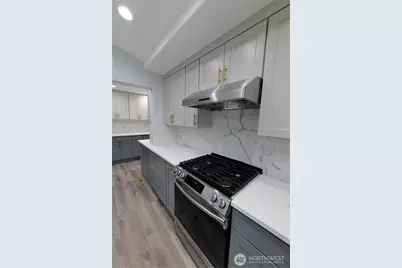 701 124th Avenue NE, Bellevue, WA 98005 - Photo 8