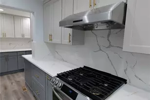 701 124th Ave NE, Bellevue, WA 98005 - Photo 8