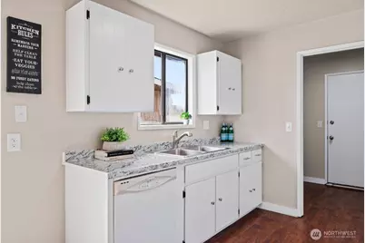 411 SE Brierwood Court, Castle Rock, WA 98611 - Photo 20