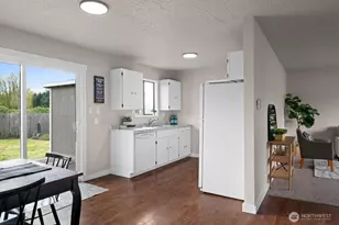 411 SE Brierwood Ct, Castle Rock, WA 98611 - Photo 24
