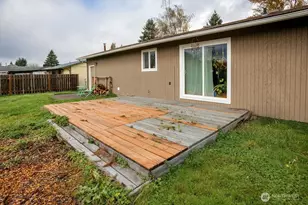 411 SE Brierwood Ct, Castle Rock, WA 98611 - Photo 6