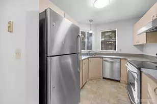 5300 Harbour Pointe Blvd, Mukilteo, WA 98275 - Photo 12