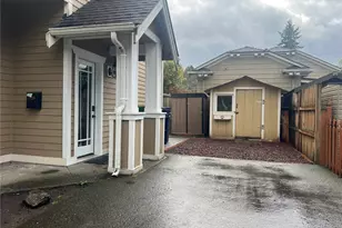 1854 Hillcrest Ave, Enumclaw, WA 98022 - Photo 2