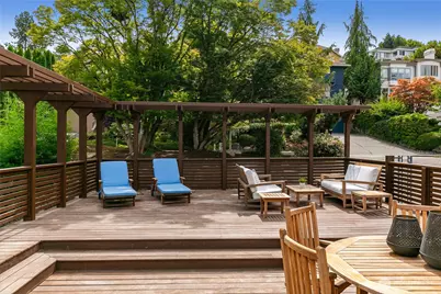 4660 NE 89th Street, Seattle, WA 98115 - Photo 4