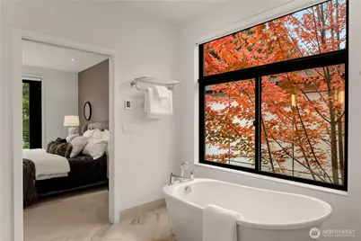 7002 93rd Avenue SE, Mercer Island, WA 98040 - Photo 24