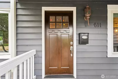 611 Elizabeth Street, Sumner, WA 98390 - Photo 4