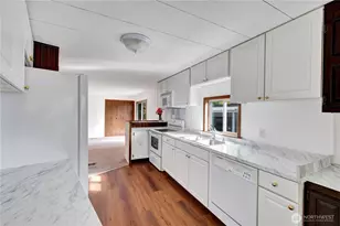 18425 NE 95th St, Redmond, WA 98052 - Photo 6