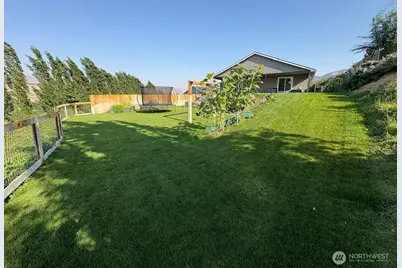 3030 Riverview Lane, Malaga, WA 98828 - Photo 22