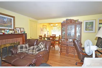 13053 Roosevelt Way NE, Seattle, WA 98125 - Photo 4