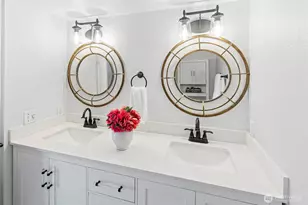 10211 NE Roberts Rd, Bainbridge Island, WA 98110 - Photo 20