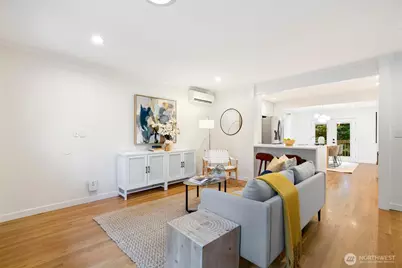 13761 30th Avenue NE, Seattle, WA 98125 - Photo 2