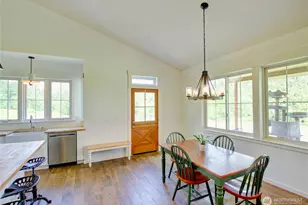 19011 Wildrose Ln, Burlington, WA 98233 - Photo 12