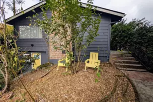 936 N 101st St, Seattle, WA 98133 - Photo 2
