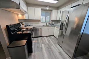 936 N 101st St, Seattle, WA 98133 - Photo 10