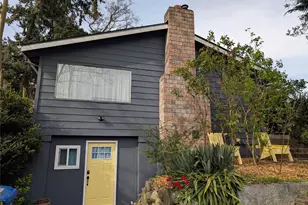 936 N 101st St, Seattle, WA 98133 - Photo 2