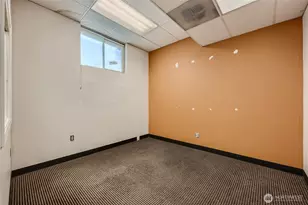 4220 Aurora Ave N, Seattle, WA 98103 - Photo 2