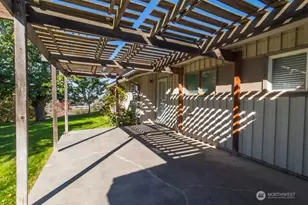 803 E Lark Ave, Moses Lake, WA 98837 - Photo 8