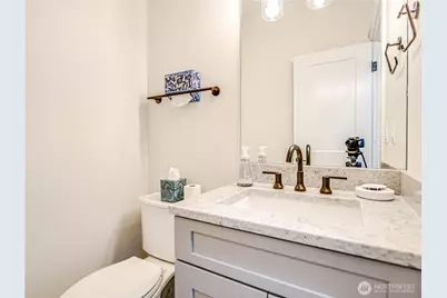 11014 Dayton Avenue N, Seattle, WA 98133 - Photo 16