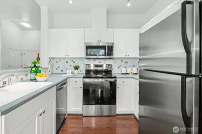 23420 SE Black Nugget Road #C303, Issaquah, WA 98029 - Photo 16