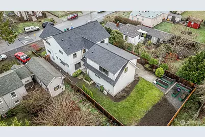 11014 Dayton Avenue N, Seattle, WA 98133 - Photo 36