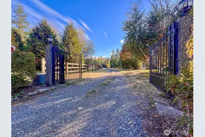 9212 138th Street NE, Arlington, WA 98223 - Photo 2