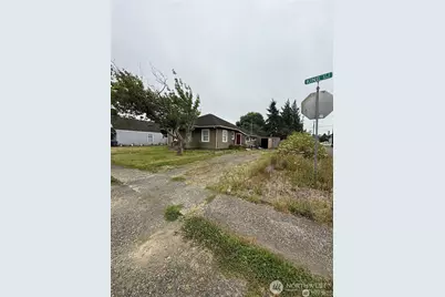 521 W King Street, Aberdeen, WA 98520 - Photo 2