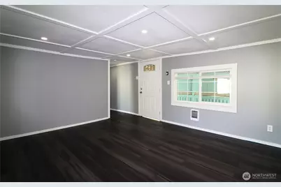 401 37th Street SE #110, Auburn, WA 98002 - Photo 6