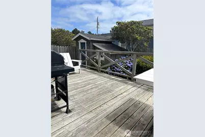 45 Central Avenue, Pacific Beach, WA 98571 - Photo 20