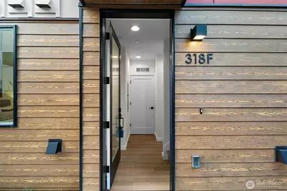 318 F Bellevue Avenue E, Seattle, WA 98102 - Photo 2