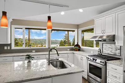 13542 40th Avenue NE, Seattle, WA 98125 - Photo 14