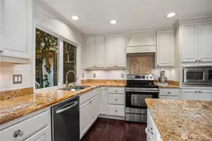 126 6th Ct, Kirkland, WA 98033 - Photo 12