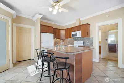 913 S 3rd Avenue, Kelso, WA 98626 - Photo 8