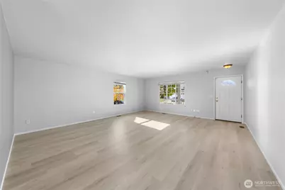 44 SW Festival Street, Oak Harbor, WA 98277 - Photo 4