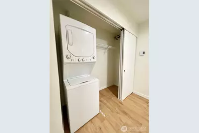 2249 NE 46th Street, Seattle, WA 98105 - Photo 10