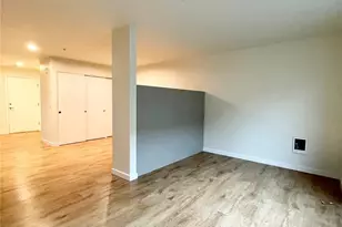 2249 NE 46th St, Seattle, WA 98105 - Photo 12