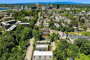 2233 NE 46th St, Seattle, WA 98105 - Photo 4