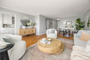 530 W Olympic Pl, Seattle, WA 98119 - Photo 4