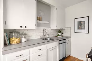 530 W Olympic Pl, Seattle, WA 98119 - Photo 8