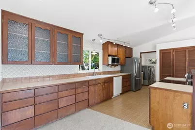 9110 NE Shore Drive, Indianola, WA 98342 - Photo 8