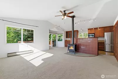 9110 NE Shore Drive, Indianola, WA 98342 - Photo 10