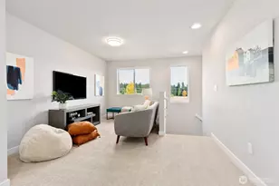 240 NE Shadowhawk Ln, Bremerton, WA 98311 - Photo 18