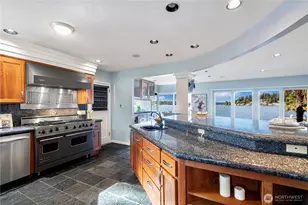 2045 Rose Point Ln, Kirkland, WA 98033 - Photo 12