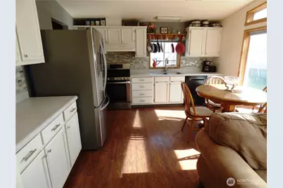 106 1/2 Indian Avenue E, Brewster, WA 98812 - Photo 4