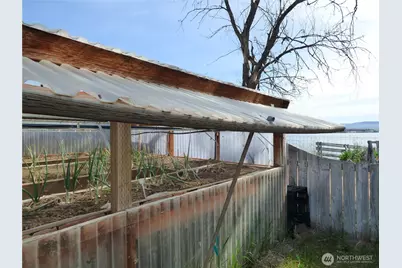 106 1/2 Indian Avenue E, Brewster, WA 98812 - Photo 18