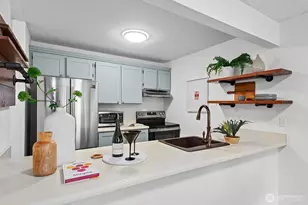 1740 NE 86th St, Seattle, WA 98115 - Photo 8