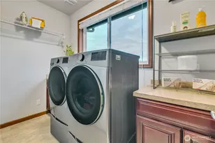 10908 177th Ave Ct E, Bonney Lake, WA 98391 - Photo 18