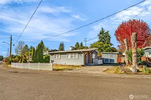 2716 NE 5th Pl, Renton, WA 98056 - Photo 2