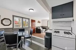 2716 NE 5th Pl, Renton, WA 98056 - Photo 8